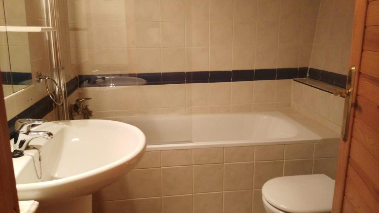 Duplex Vallespin Ávila Exteriör bild